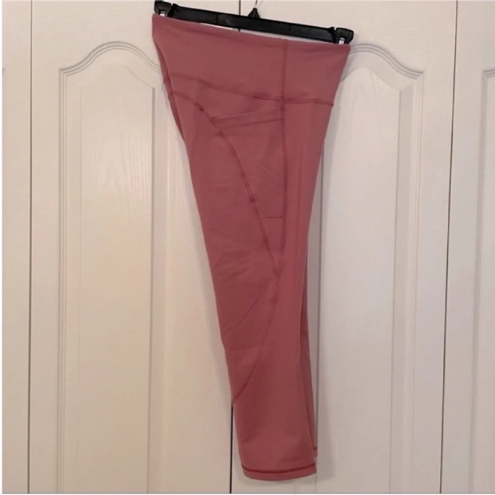 Old Navy Elevate high waist cropped leggings